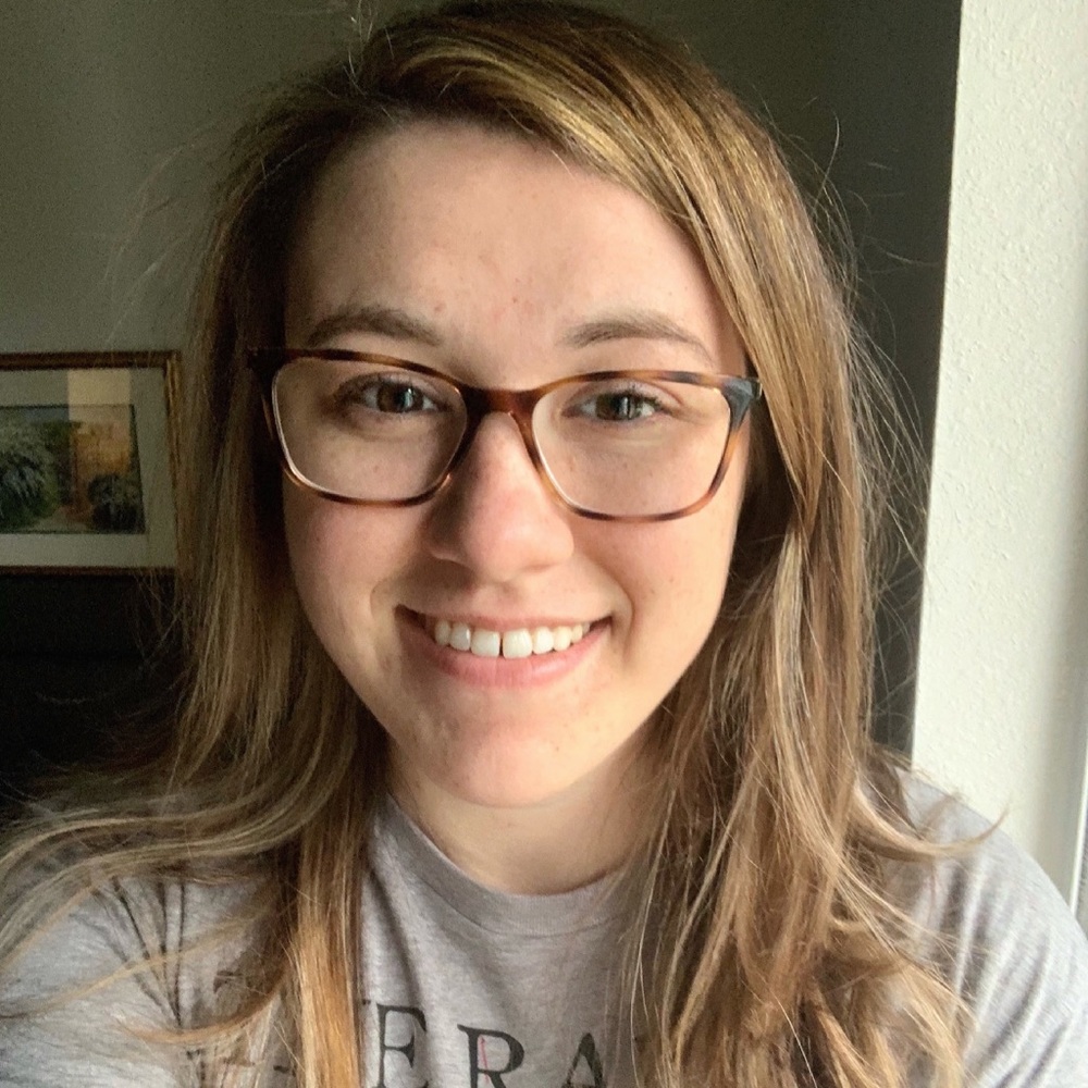 Meet your Posher, Holly